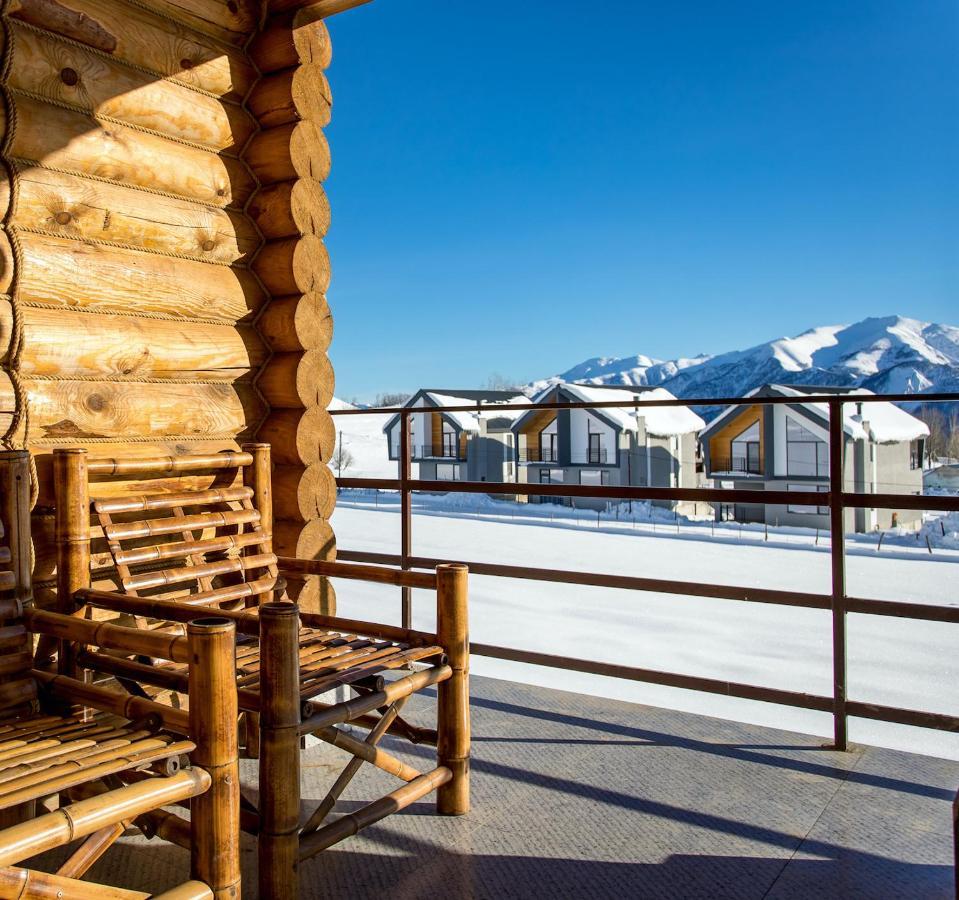 Snow Time Eco Chalet Gudauri Exterior photo